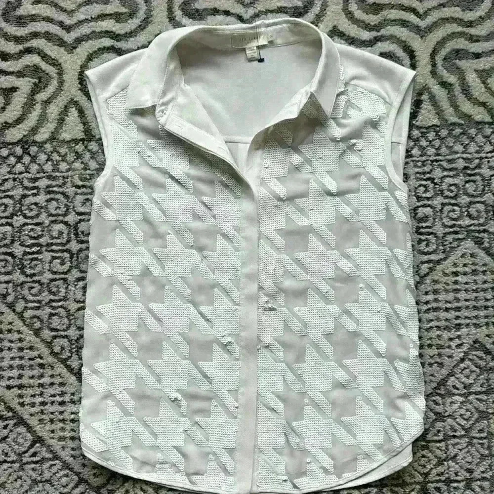 Ted Baker blouse size 2 (6-8 US)